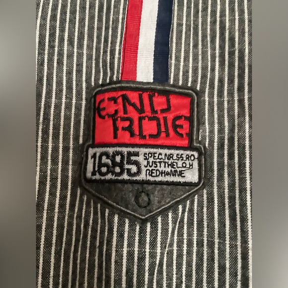 NEVER WORN!! MADE IN SOUTH KOREA shirt - Picture 6 of 9